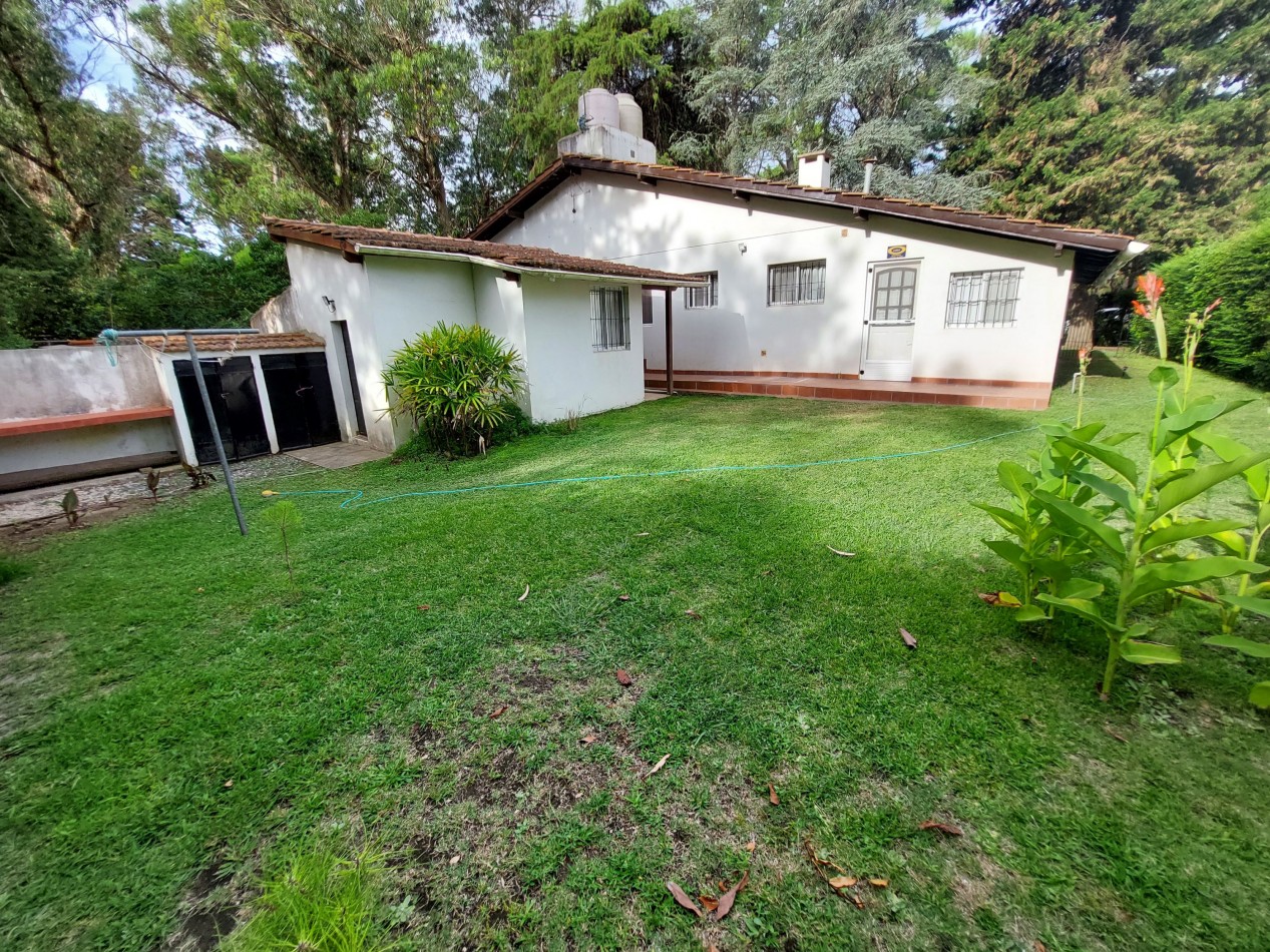 CASITA   ZONA IGLESIA  3 AMB. JARDIN PARRILLA